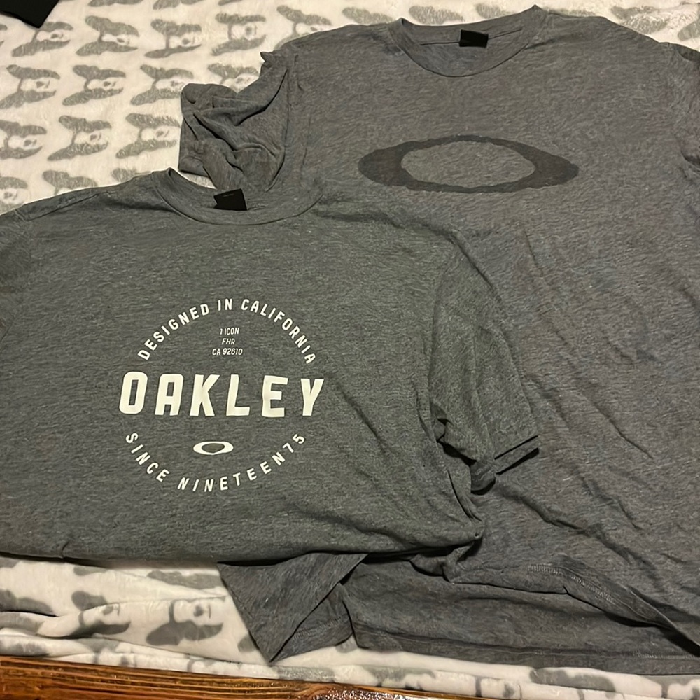Oakley shirt lot